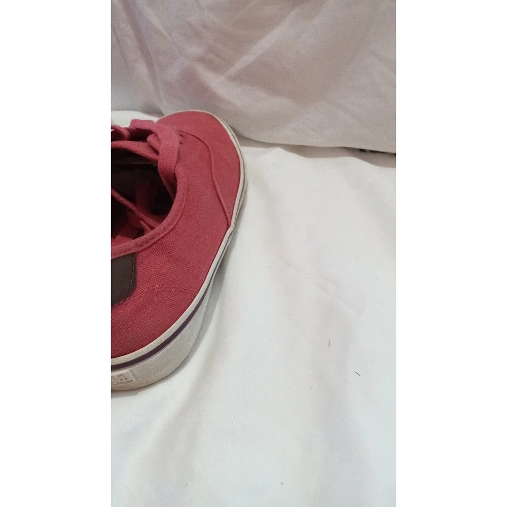 Old Navy Red Canvas Sneakers – Women’s Size 9